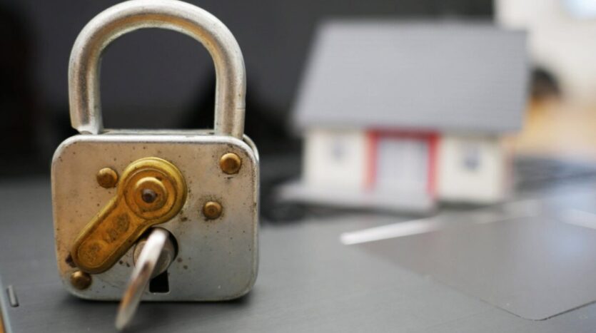 what should you know before signing a rental lease agreement- Ann Arbor Apartments managed by CMB