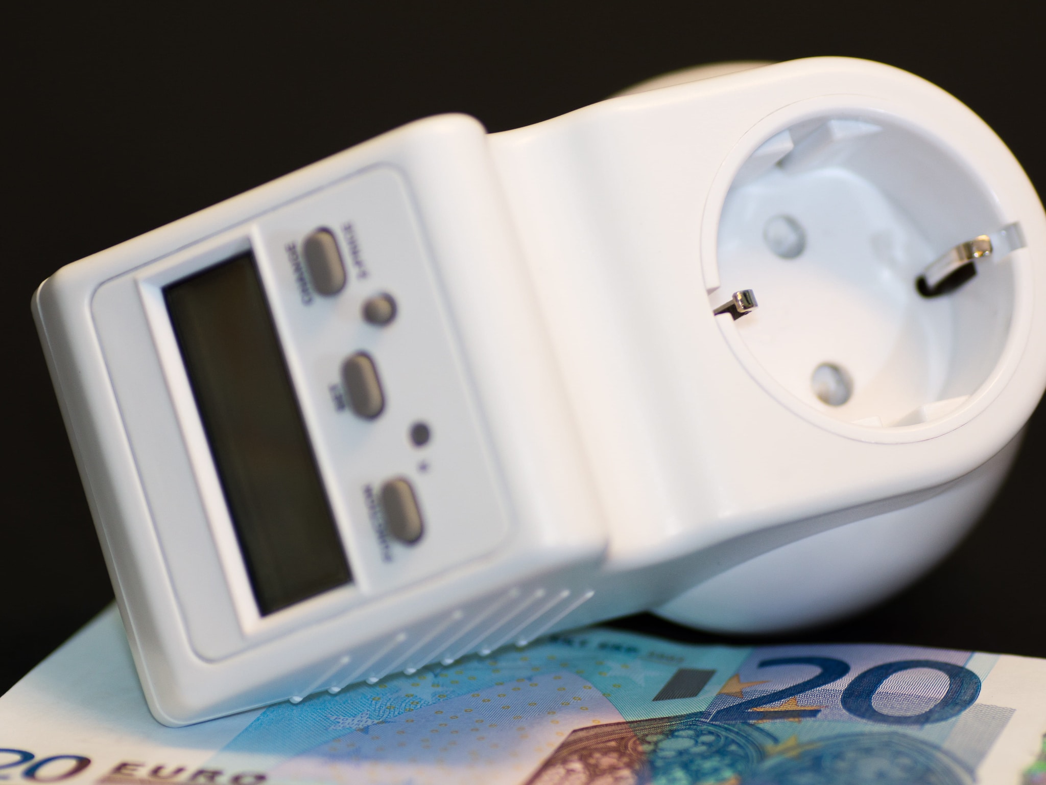 Lower Your Electricity Bill This Winter in Your Apartment- Ann Arbor Apartments managed by CMB